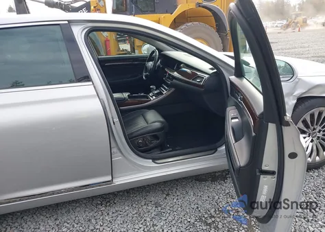 2018 Genesis G90 5.0 Ultimate из США, поврежденный, VIN KMHG54JH3JU046679